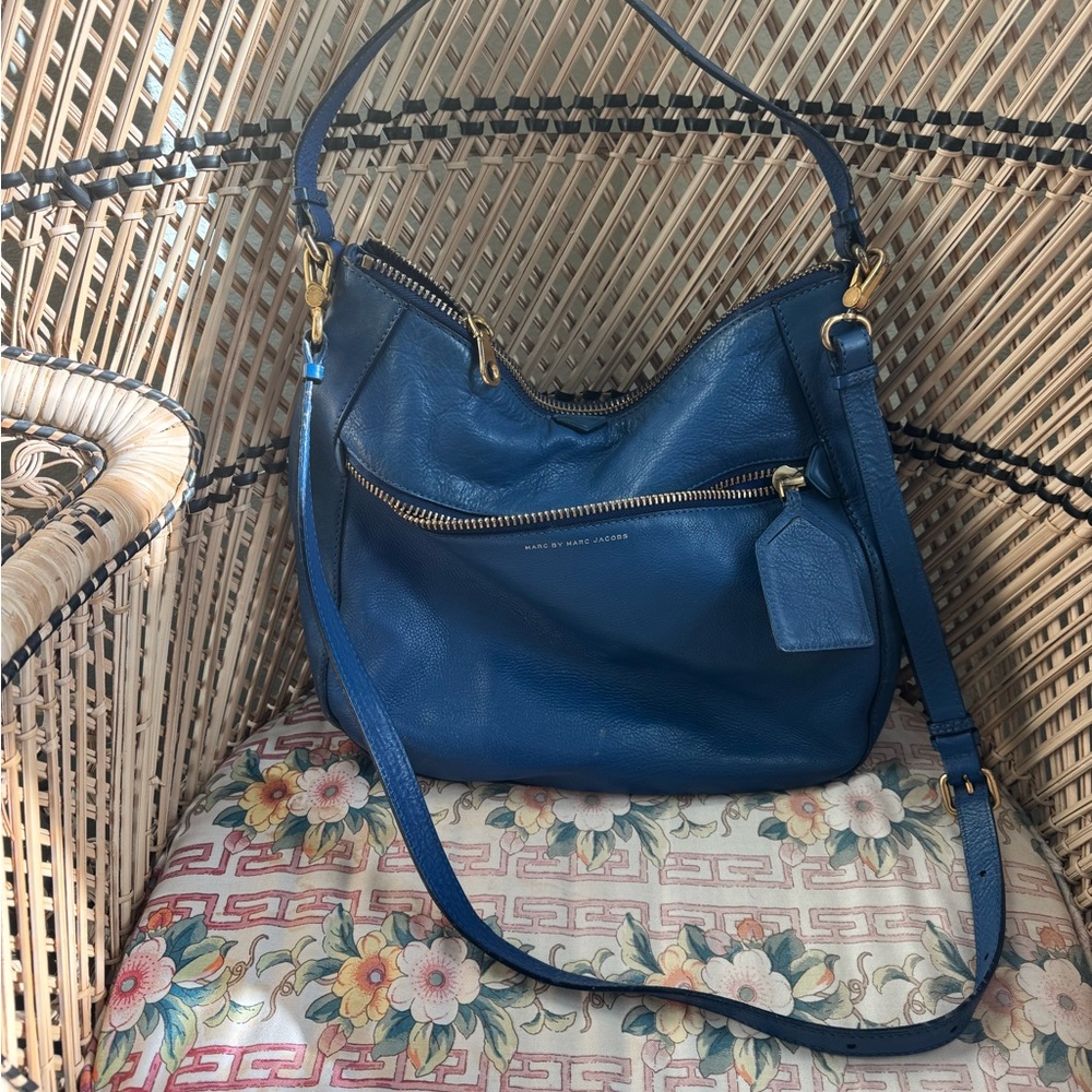 Amazing Blue Leather Shoulder Bag